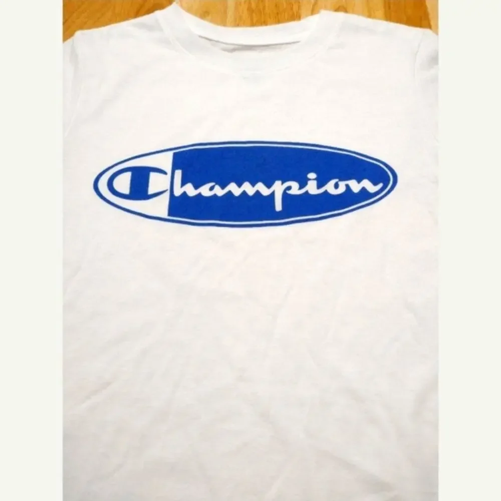 Champion Boys T-Shirt Size Medium (M) White Crew Neck Short Sleeve Blue Logo